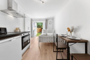 The Kensal Suite - Cosy Studio Long Term Stays